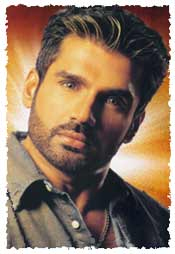 Pakistan's Omar Sharif scripts comedy for Suniel Shetty