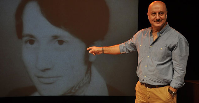 Anupam Kher dedicates play to father