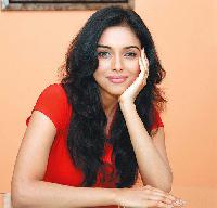 Would Asin say Yes to 'Rajavinte Makan' remake?