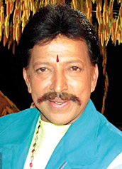 Vishnuvardhan cremated, thousands mourn