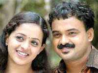 Kunchacko and Bhavana in 'Doctor Love'
