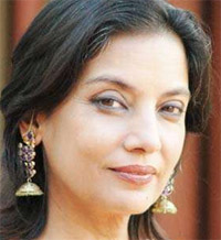 Shabana Azmi cheers for Anita Dongre at WIFW