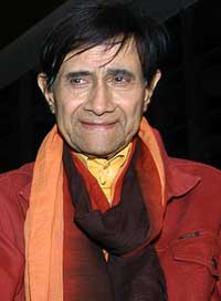 Dev Anand conferred Rashtriya Kishore Kumar Samman