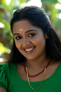 Ananya happy about Shikars success