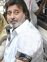 Vinod Khanna gets ready for second innings in films