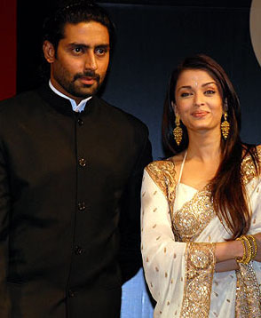 Amitabh confirms Aishwarya, Abhishek engagement