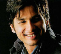 Dad has helped me become more professional: Shahid  