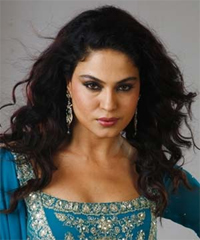 Miffed Veena Malik swears to tell all before next break