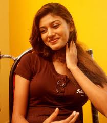 Oviya goes to Kannada