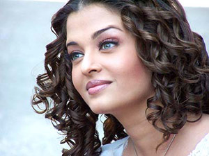 Aishwarya Rai offers prayers in Pushkar