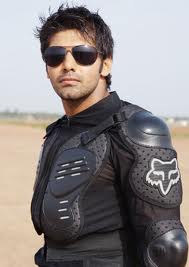 Arya joins Santhosh Sivans Urumi