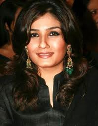 Iam very apolitical: Raveena 