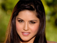 Its my birth right to speak Hindi: Sunny Leone