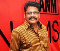 Ravikumar changes plan on Hindi remake of Saamy