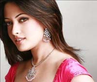 I use Facebook to my advantage: Riya Sen