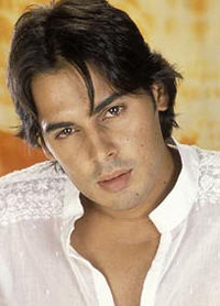 Dino Morea cheers for ex flame Nandita at WIFW