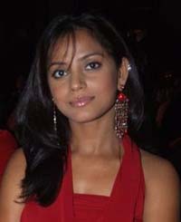 No vulgarity in my bathing scene: Neetu Chandra