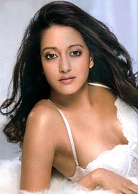 Im all for glamorous roles: Raima Sen