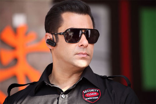 Salman sports his personal bodyguards uniform in Bodyguard