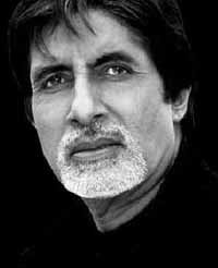 Amitabh flaunts two watches in Bbuddah 