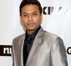 While wooing Priyanka, one automatically glows: Irrfan Khan