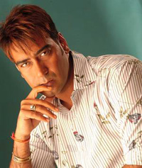 Ajay Devgns Phool Aur Kante stunt in Crackers