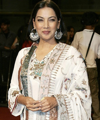 Shabana Azmi turns 60 with elan  