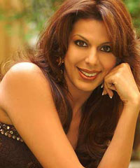 Pooja Bedi's barefoot moment!