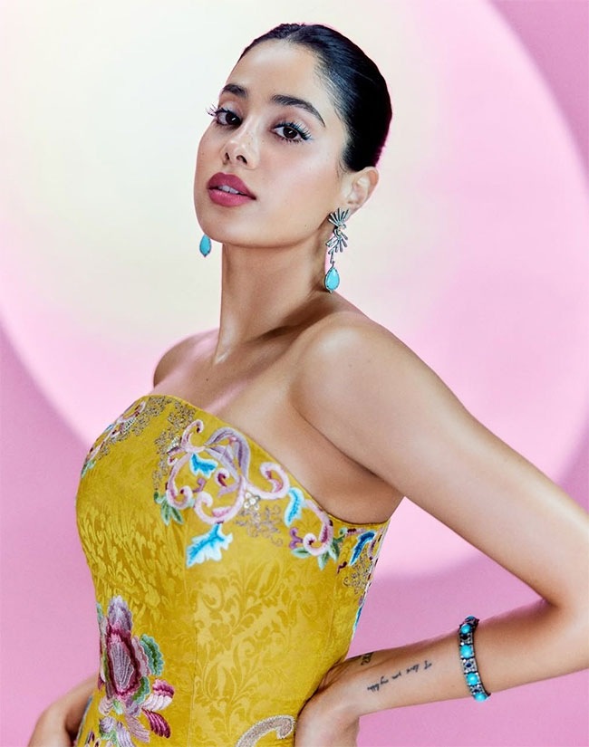 Checkout Janhvi Kapoor Gallery