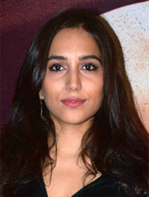 Zoya Hussain