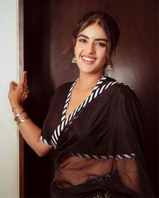 Kavya Thapar Pictures