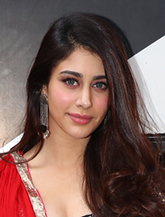 Warina Hussain in LoveYatri