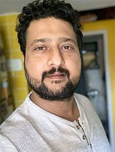 Jitendra Joshi in Specials School Of Lies