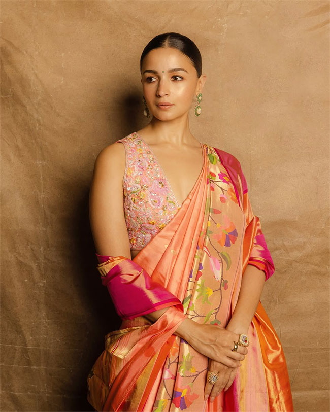 Checkout Alia Bhatt Gallery