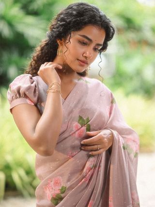 Anupama Parameswaran Pictures