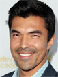 Ian Anthony Dale in XOXO