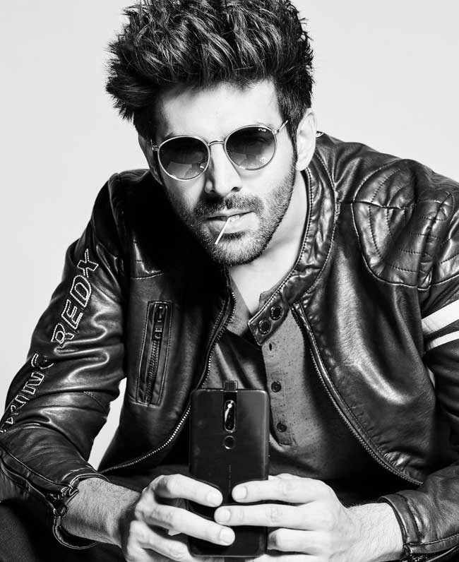 Checkout Kartik Aaryan Gallery