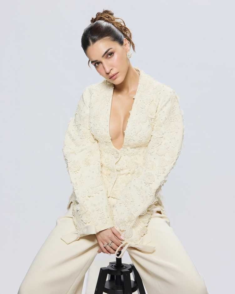 Checkout Kriti Sanon Gallery