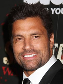 Manu Bennett in Beta Test