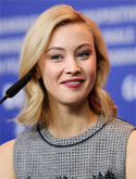 Sarah Gadon in Belle