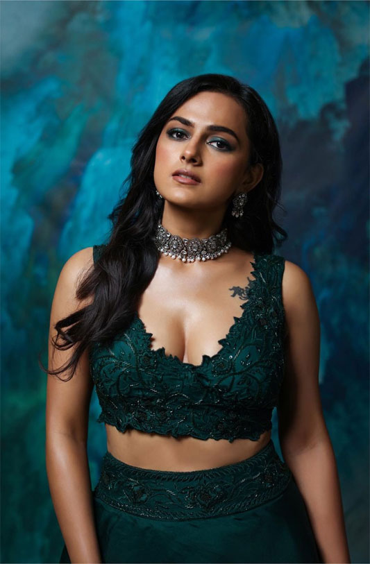 Checkout Shraddha Srinath Gallery