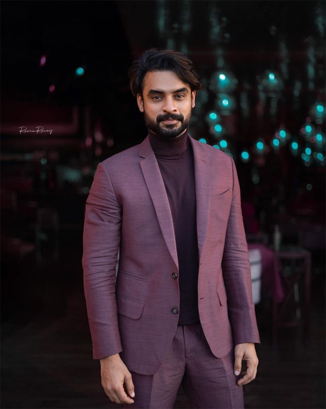 Checkout Tovino Thomas Gallery