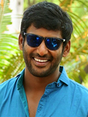 Vishal in Theeradha Velaiyattu Pillai