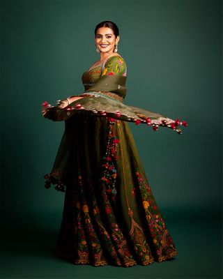 Parvathy Thiruvothu Pictures