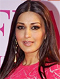 Sonali Bendre in Hum Saath Saath Hain