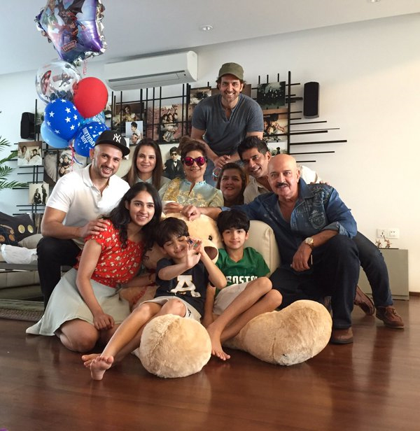 30 heart-warming pictures of Hrithik Roshan with his family & friends