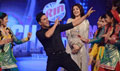 Akshay Kumar & Anushka charm on Chak Doom Doom - Patiala House Event Photos