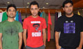 Delhi Belly cast unveil AKP T-shirts - Delhi Belly