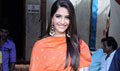 Sonam Kapoor and Shahid on the sets of India's Got Talent - Mausam Event Photos