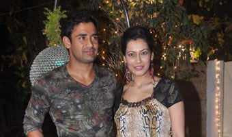 Payal Rohatgi wants money before honey!